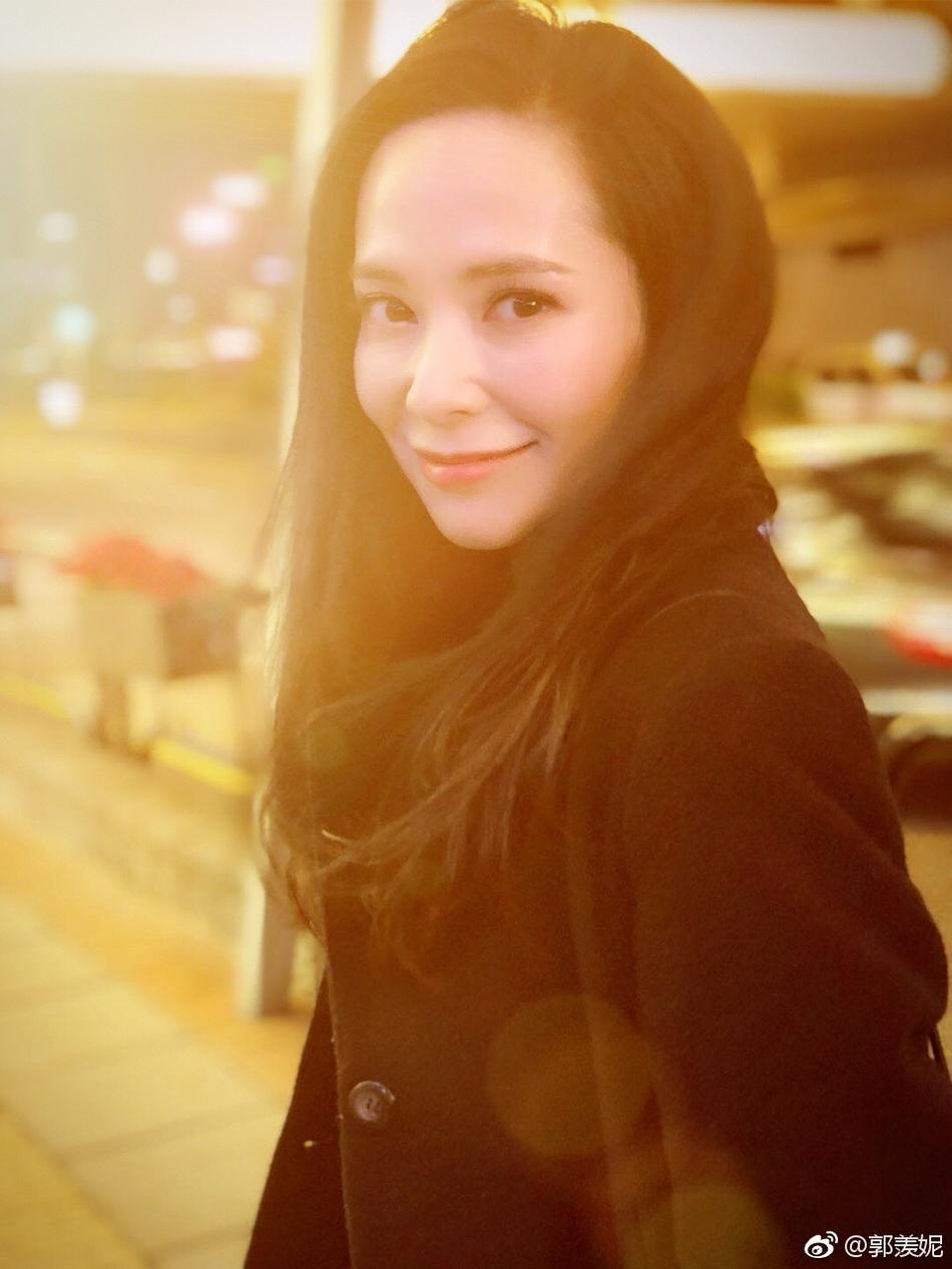 Hoa hậu Hong Kong từng phá thai để đóng phim bây giờ ra sao?-11