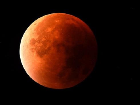 Hình ảnh ẤN TƯỢNG nhất trong ngày: Sau 152 năm, siêu trăng thế kỷ khiến người yêu thiên văn điên đảo-20