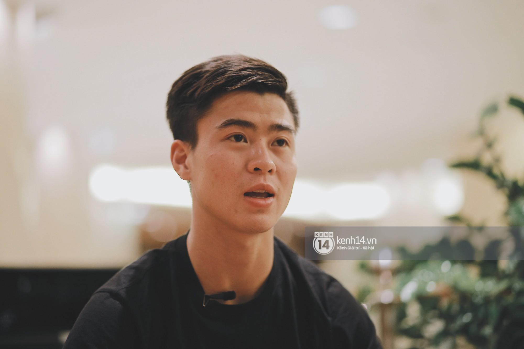 Hot boy Duy Mạnh U23: Trong đội chỉ có mình với Hồng Duy bán hàng online, nhưng thật ra là... đăng hộ bạn gái đấy!-1