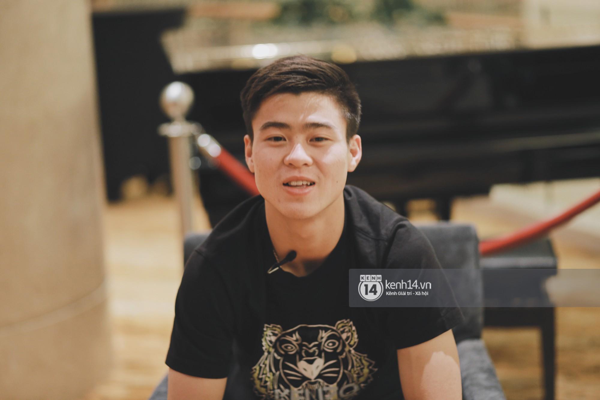 Hot boy Duy Mạnh U23: Trong đội chỉ có mình với Hồng Duy bán hàng online, nhưng thật ra là... đăng hộ bạn gái đấy!-3