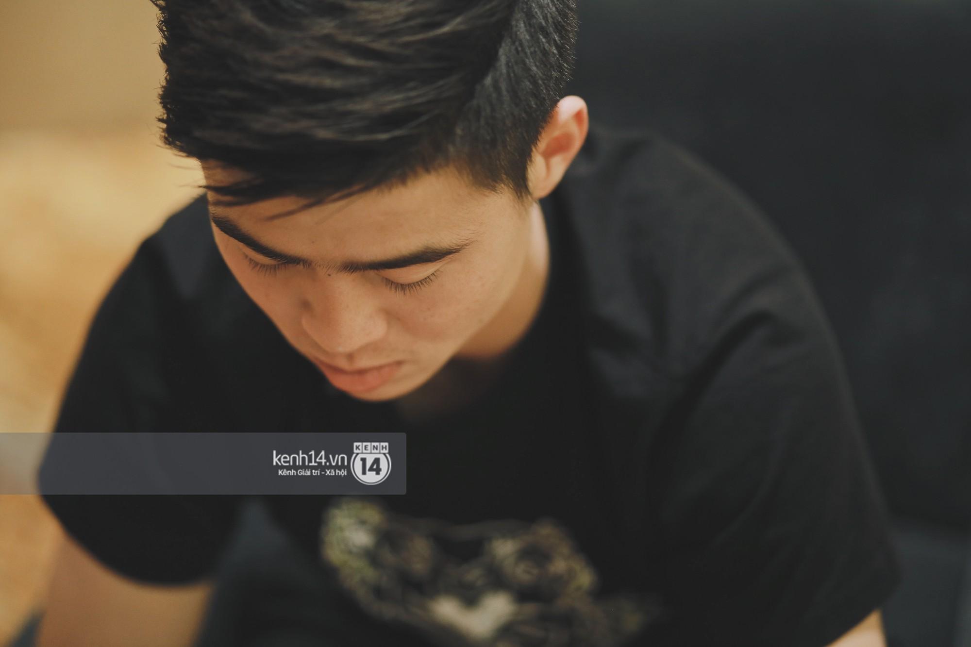 Hot boy Duy Mạnh U23: Trong đội chỉ có mình với Hồng Duy bán hàng online, nhưng thật ra là... đăng hộ bạn gái đấy!-4