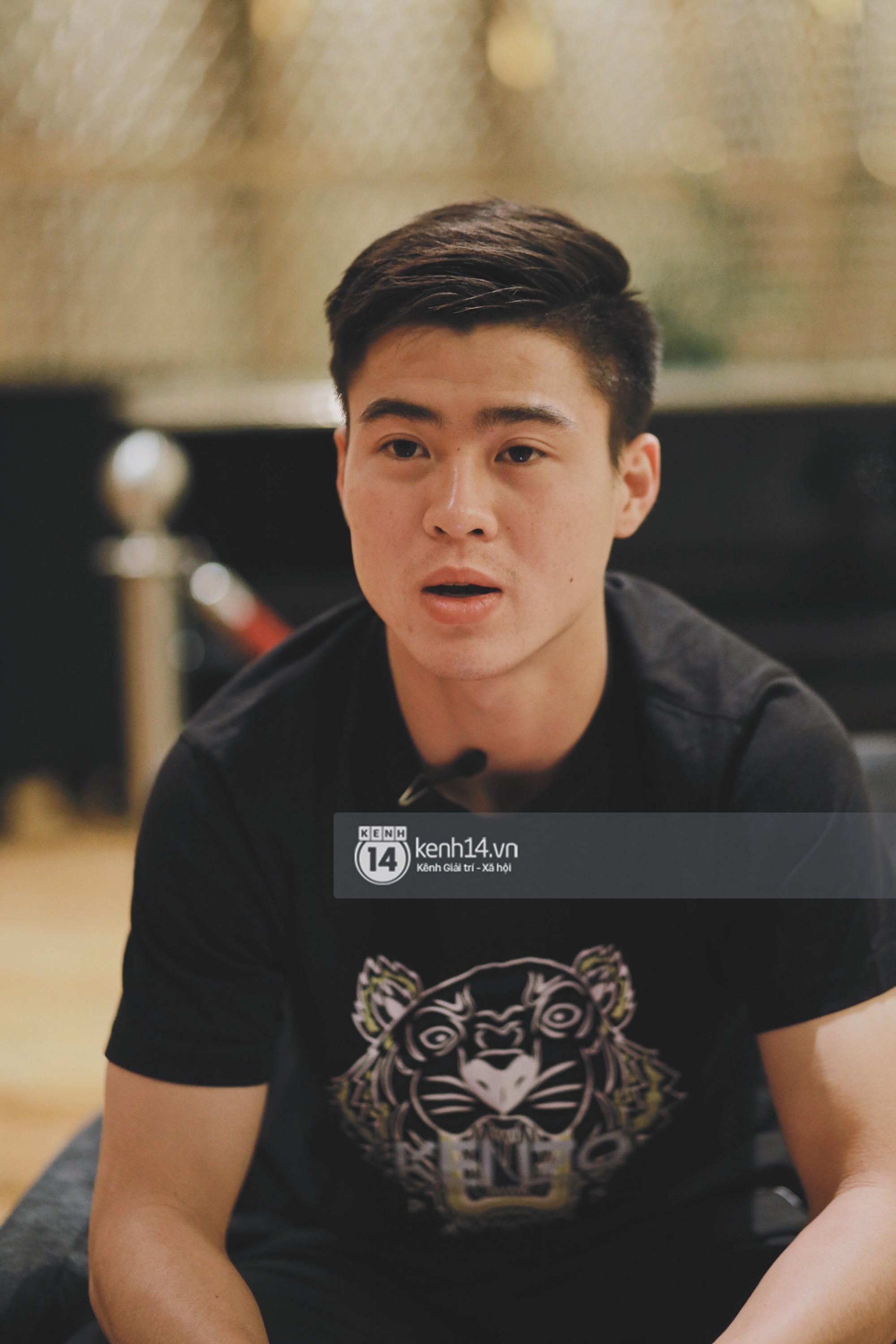 Hot boy Duy Mạnh U23: Trong đội chỉ có mình với Hồng Duy bán hàng online, nhưng thật ra là... đăng hộ bạn gái đấy!-7