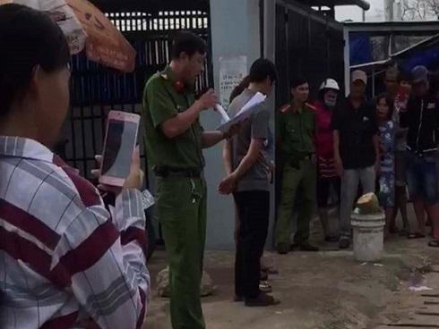 Bêu tên người mua bán dâm giữa đường: Công an làm trái luật