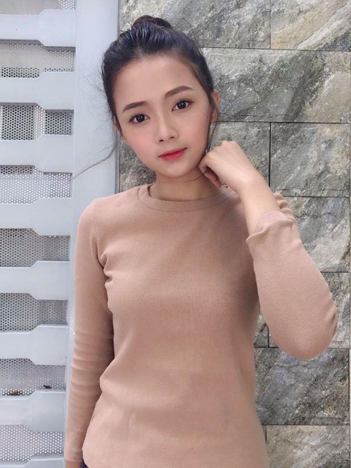 Hot girl ảnh thẻ Lan Hương dập tắt cơn sốt U23 Việt Nam bằng bản cover Người lạ ơi! cực ngọt-4