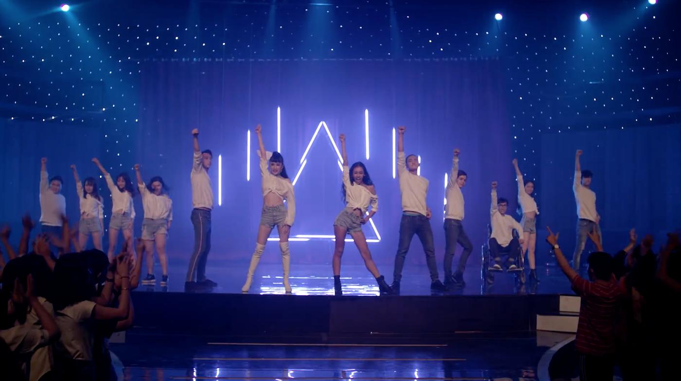 Giọng hát của Angela Phương Trinh được khán giả tìm nghe nhiều nhất tại Glee Việt Nam-3