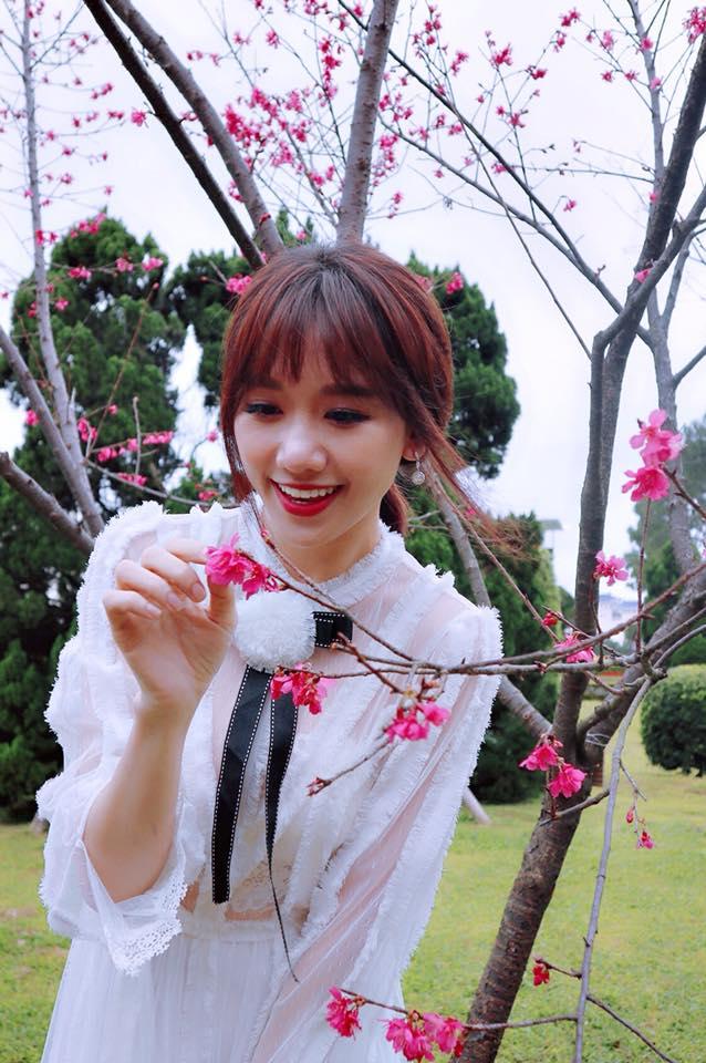 Tin sao việt: Siêu mẫu Thanh Hằng vác ba lô lên và đi bụi-5