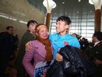Xuân Mạnh U23 lặng người vì món quà 10 nghìn đồng mẹ tặng ở sân bay