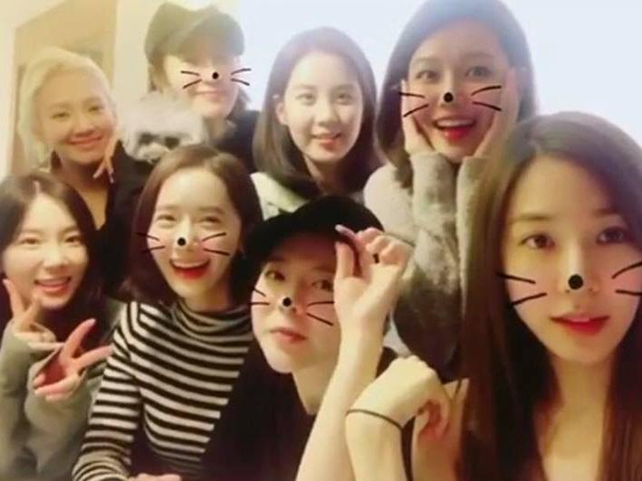 14 girlgroup cộng lại cũng không bằng TWICE: Đừng so sánh họ với Red Velvet nữa-6