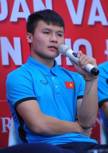 Bất ngờ với dòng chữ xăm trên tay trái Quang Hải đội U23 Việt Nam-1