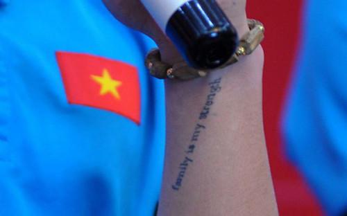 Bất ngờ với dòng chữ xăm trên tay trái Quang Hải đội U23 Việt Nam-2