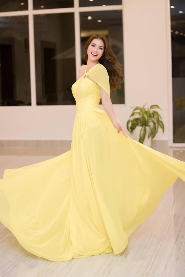 Phạm Hương và Dương Tú Anh cùng mặc chung một thiết kế, ai cũng đẹp nhưng thần thái mới quyết định tất cả-3