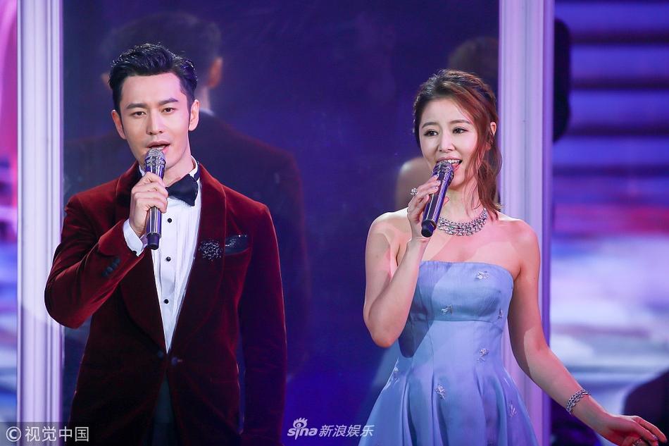 Lâm Tâm Như diện đầm lộng lẫy như công chúa nhưng gương mặt đã xuất hiện nếp nhăn tuổi tác-4