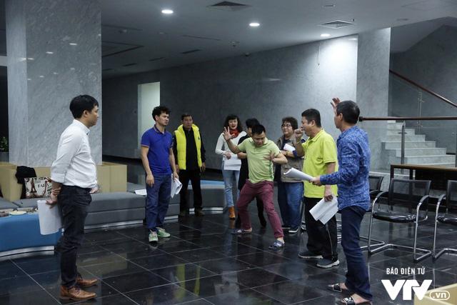 Clip: Cám cảnh bữa ăn tối vào lúc 10h khuya của dàn nghệ sĩ đóng Táo Quân 2018-5