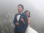 Cô dâu 'dũng cảm' nhất năm: Mặc váy hở vai chụp ảnh cưới giữa băng tuyết Sapa
