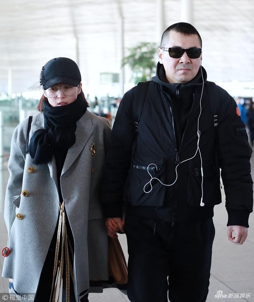 Đệ nhất mỹ nhân cổ trang quyến rũ hết nấc khi mang thai ở tuổi 42-1