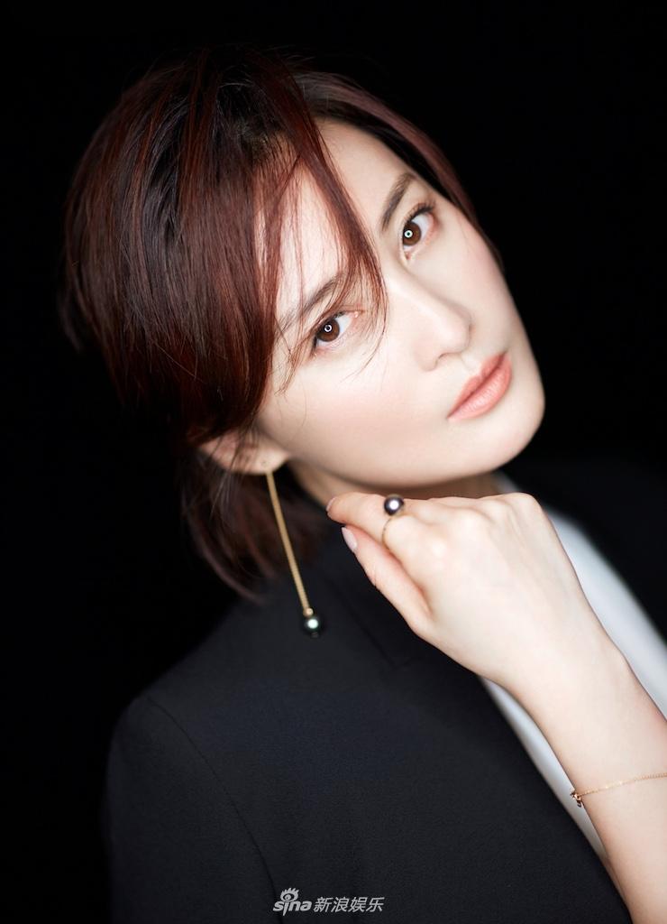 Đệ nhất mỹ nhân cổ trang quyến rũ hết nấc khi mang thai ở tuổi 42-7