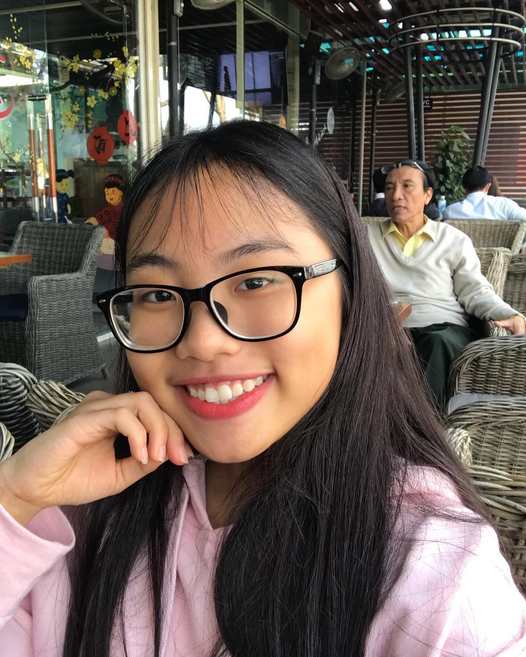 Tin sao Việt: U23 Việt Nam Đức Chinh quỳ gối xin tụng trứng với Văn Thanh-8