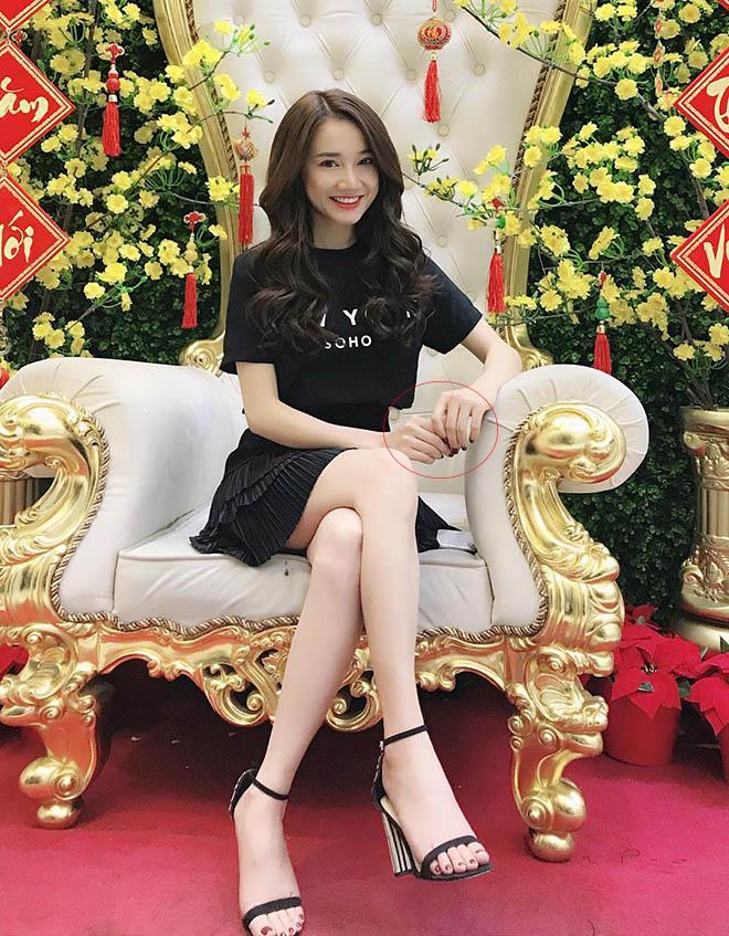 Nhã Phương tháo nhẫn cầu hôn, nghi vấn đã đường ai nấy đi với Trường Giang-1