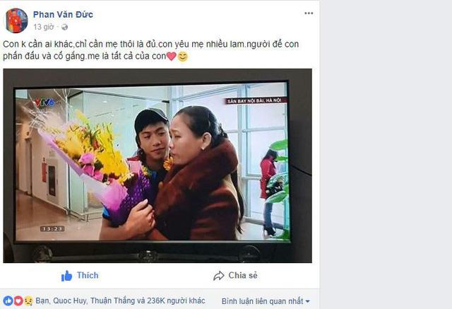 Cô gái lợi dụng lúc đông người hôn tiền vệ Văn Đức khiến nhiều fangirl khác ghen tị-3