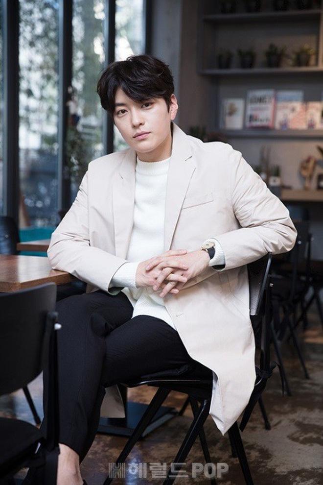 Netizen Hàn bỗng phát cuồng vì một diễn viên U40 giống Ji Chang Wook lai Jaejoong-4