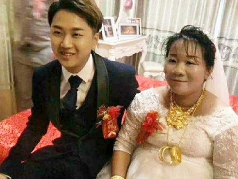 Chàng trai trẻ chấp nhận 'lái máy bay bà già' vì siêu xe và đống của hồi môn 18 tỷ đồng