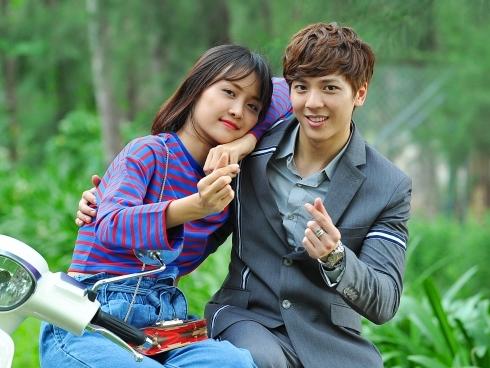 Trương Mỹ Nhân được thiếu gia bất động sản khóa môi giữa sự kiện-13