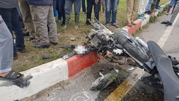 Đỗ xe SH ở lề đường nghe điện thoại, người đàn ông bị xe tải tông tử vong-2