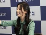 Sao Hàn 2/2: Han Hyo Joo khiến fan ngất ngây với nụ cười đẹp nhất xứ Hàn