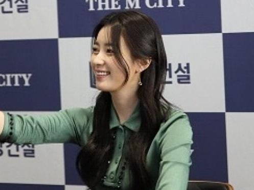Sao Hàn 2/2: Han Hyo Joo khiến fan ngất ngây với nụ cười đẹp nhất xứ Hàn