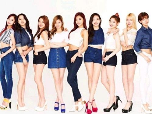 14 girlgroup cộng lại cũng không bằng TWICE: Đừng so sánh họ với Red Velvet nữa