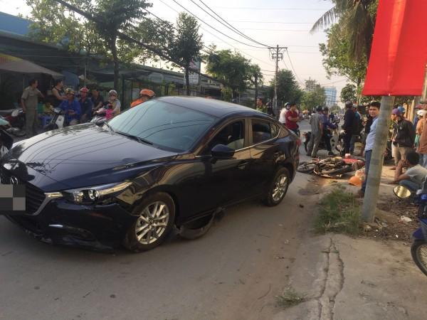 "Xe điên" gây tai nạn liên hoàn ở quận Thủ Đức, TP HCM sáng ngày 1/2 khiến 3 người bị thương. Người dân xung quanh đã mau chóng đưa các nạn nhân vào viện cấp cứu và thông báo cho lực lượng chức năng tới hiện trường thụ lý sự việc.