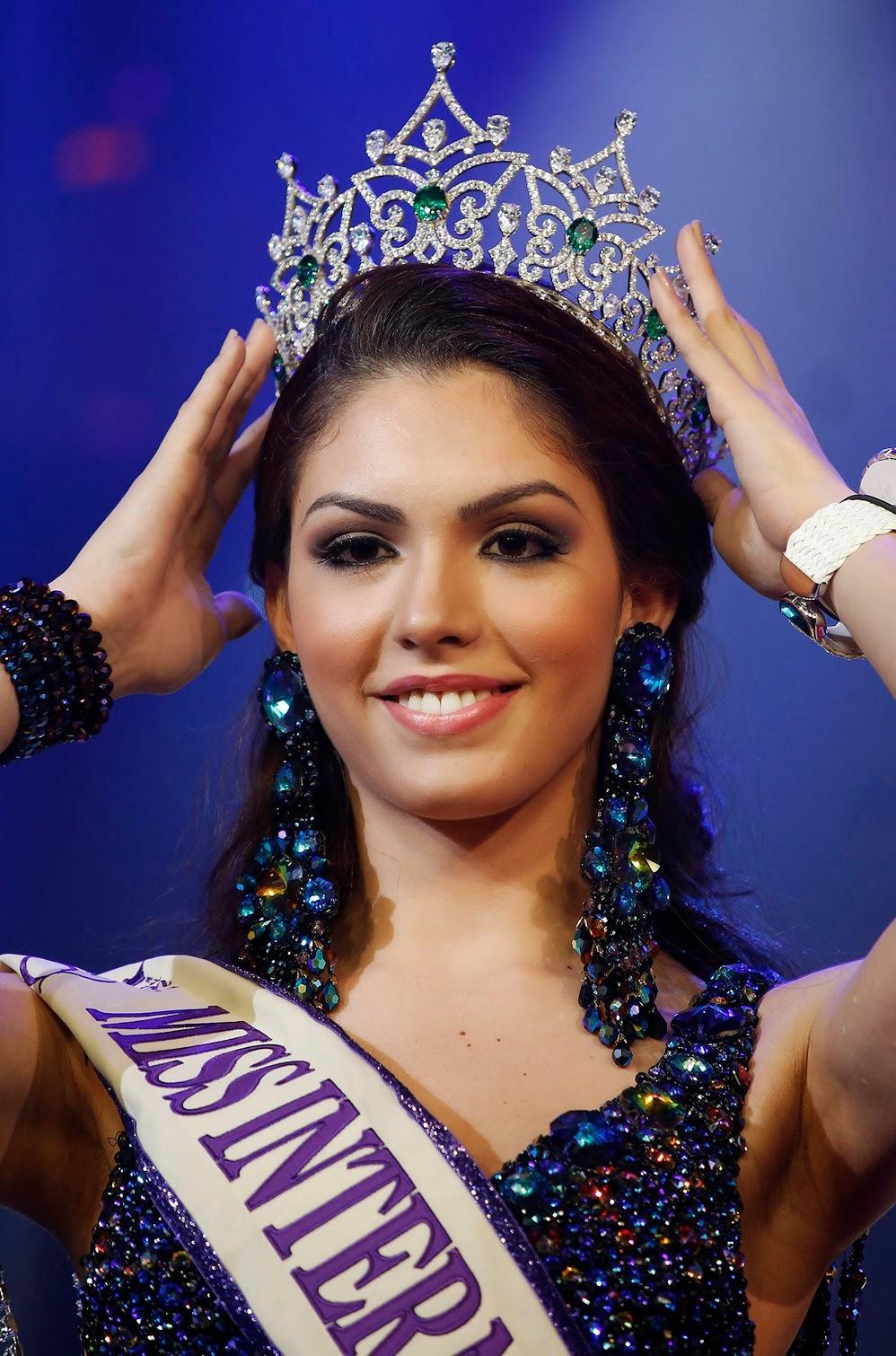 Nhìn lại 12 cựu Hoa hậu Chuyển giới, nhan sắc của Hương Giang Idol có cửa để đăng quang?-10