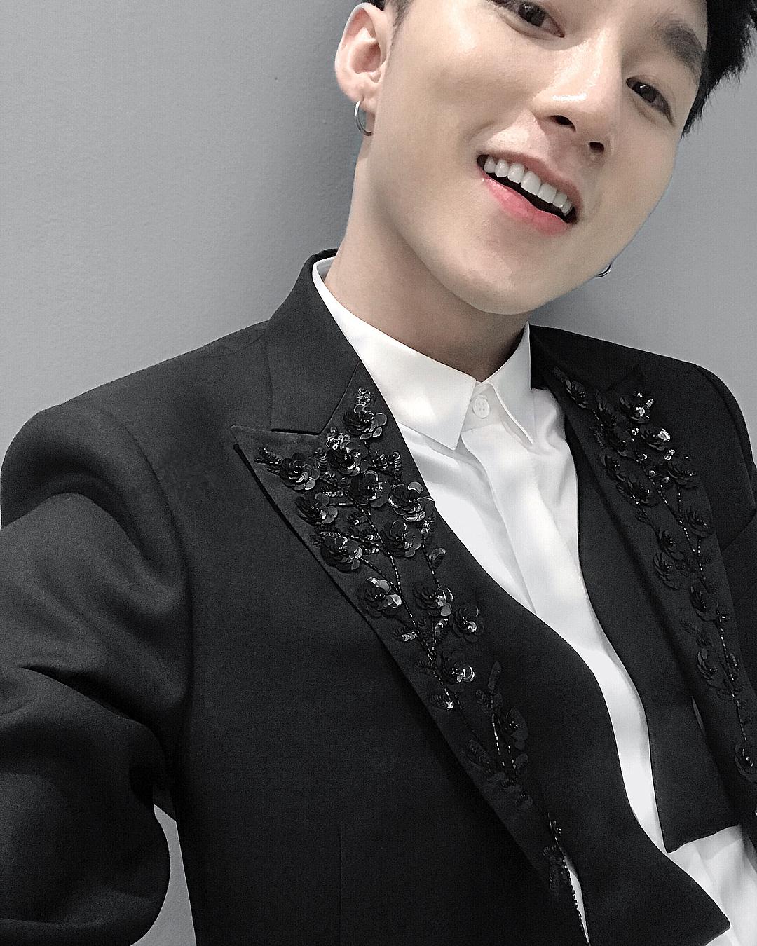 Tin sao Việt: Đức Phúc phân trần vì... vòng 1 to bất thường-7