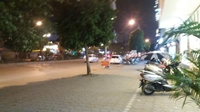 Hà Nội: Xôn xao sự xuất hiện của kẻ biến thái chuyên rình rập những cô gái trẻ để sàm sỡ-6