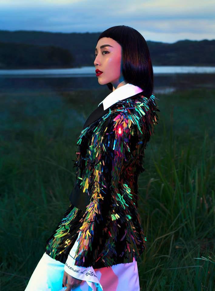 Hoa hậu HHen Niê bất ngờ để tóc dài, diện thiết kế đụng hàng Tóc Tiên-5