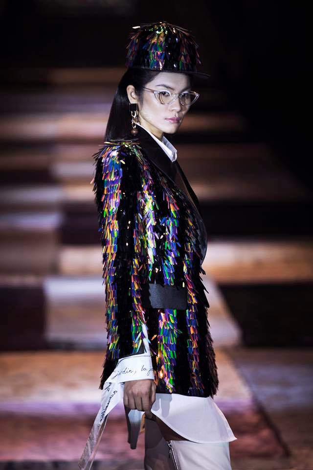 Hoa hậu HHen Niê bất ngờ để tóc dài, diện thiết kế đụng hàng Tóc Tiên-9