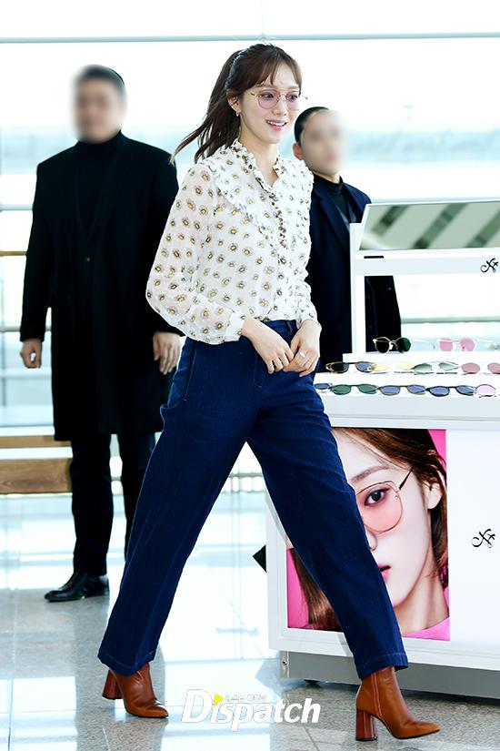 Sao Hàn 3/2: Tiên nữ cử tạ Lee Sung Kyung xinh bất chấp gu thời trang siêu sến-2