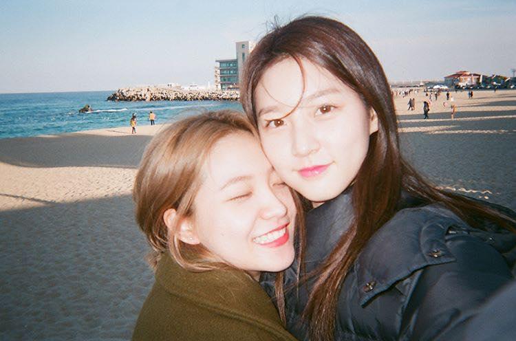 Sao Hàn 3/2: Tiên nữ cử tạ Lee Sung Kyung xinh bất chấp gu thời trang siêu sến-4