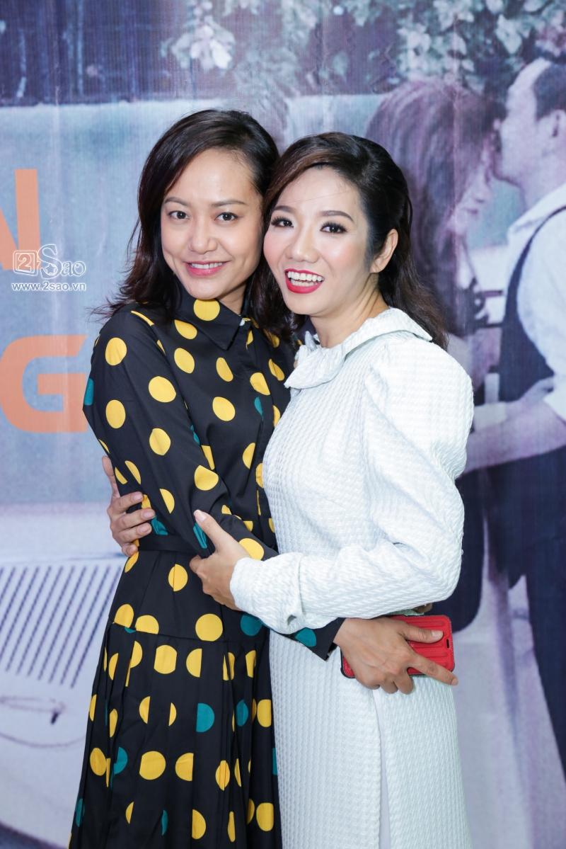 Hồng Ánh sánh đôi Minh Luân đến chúc mừng MV 400 triệu của Tuấn Tú Bolero-3