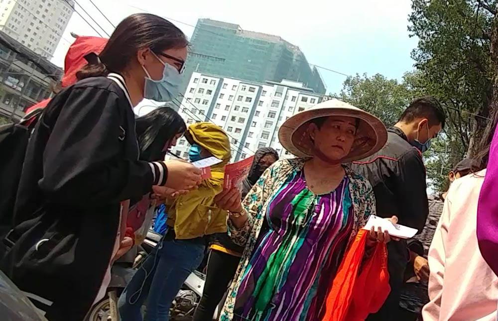 Cháy vé miễn phí giao lưu U23, CĐV Sài Gòn bị chào vé chợ đen-3