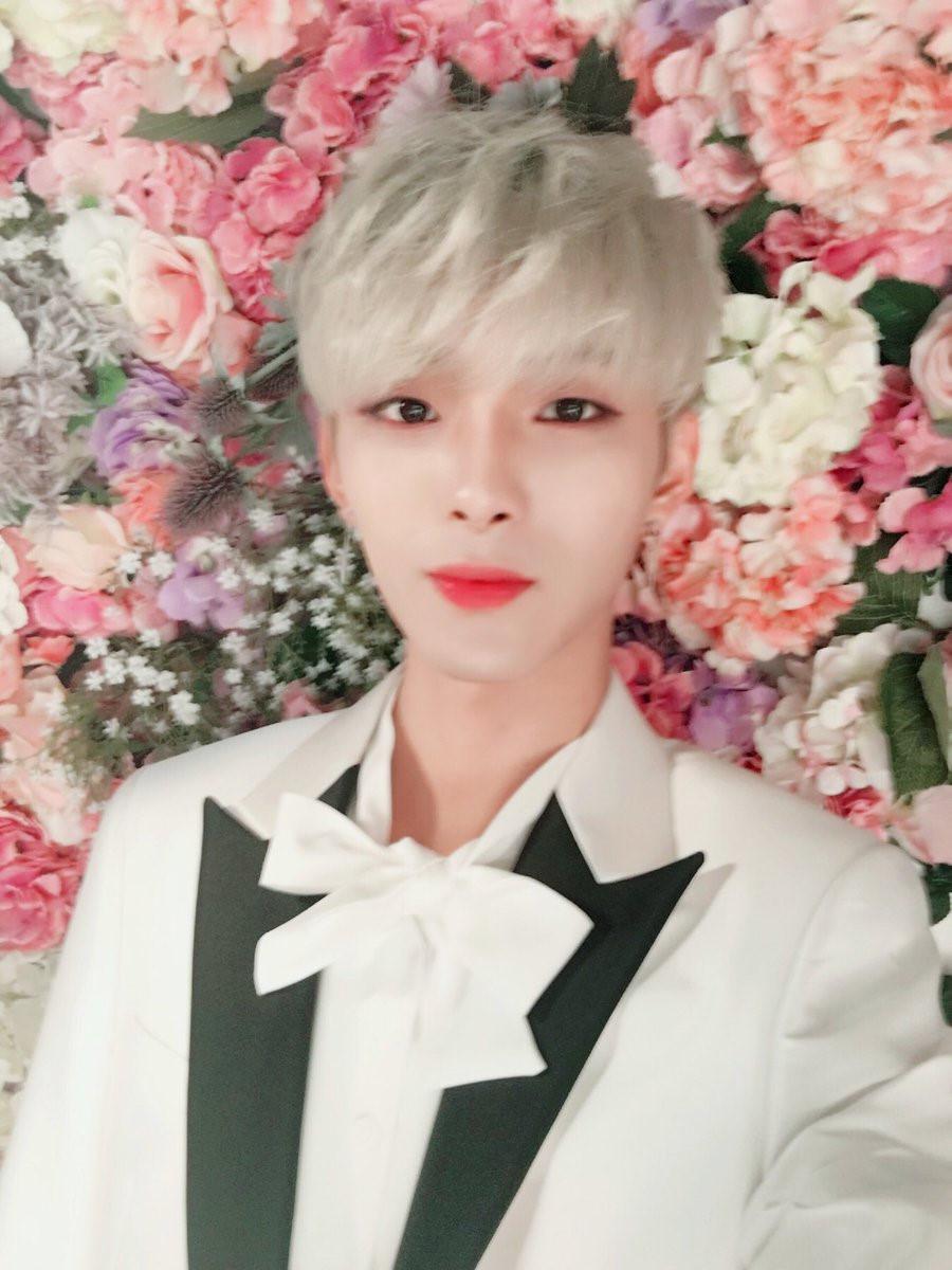 Nhóm nhạc nam Kpop gây sốc với ngoại hình giống hệt con gái-6