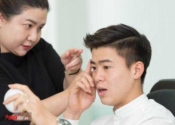 Cặp người hùng U23 Việt Nam Duy Mạnh - Trọng Đại trang điểm điệu đà trong hậu trường-1