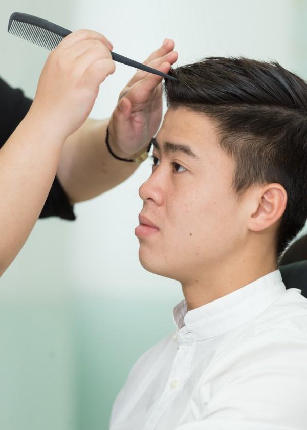 Cặp người hùng U23 Việt Nam Duy Mạnh - Trọng Đại trang điểm điệu đà trong hậu trường-3