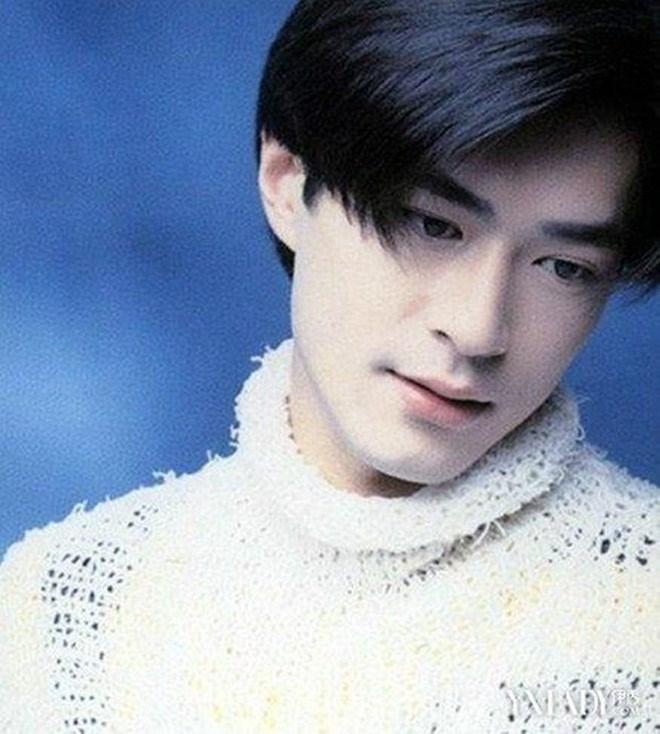 Dương Quá Cổ Thiên Lạc: Từ gã tù đến kẻ chiếm ghế của Tăng Chí Vỹ-1