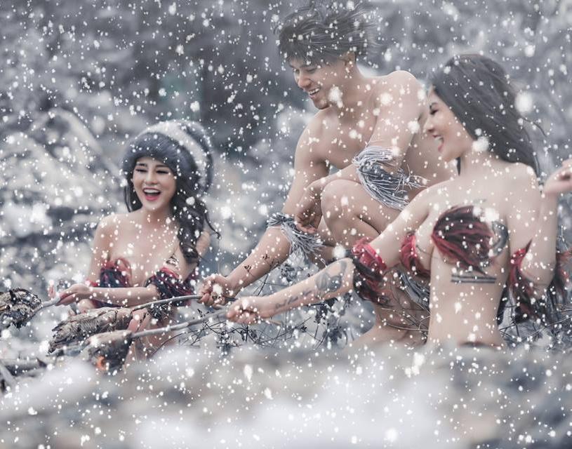 Trọn bộ ảnh 2 hotgirl Hà thành mặc bikini khoe da thịt giữa lạnh thấu xương đình đám mạng xã hội-5