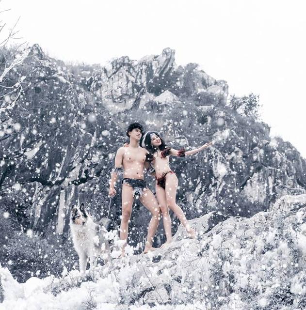 Trọn bộ ảnh 2 hotgirl Hà thành mặc bikini khoe da thịt giữa lạnh thấu xương đình đám mạng xã hội-11