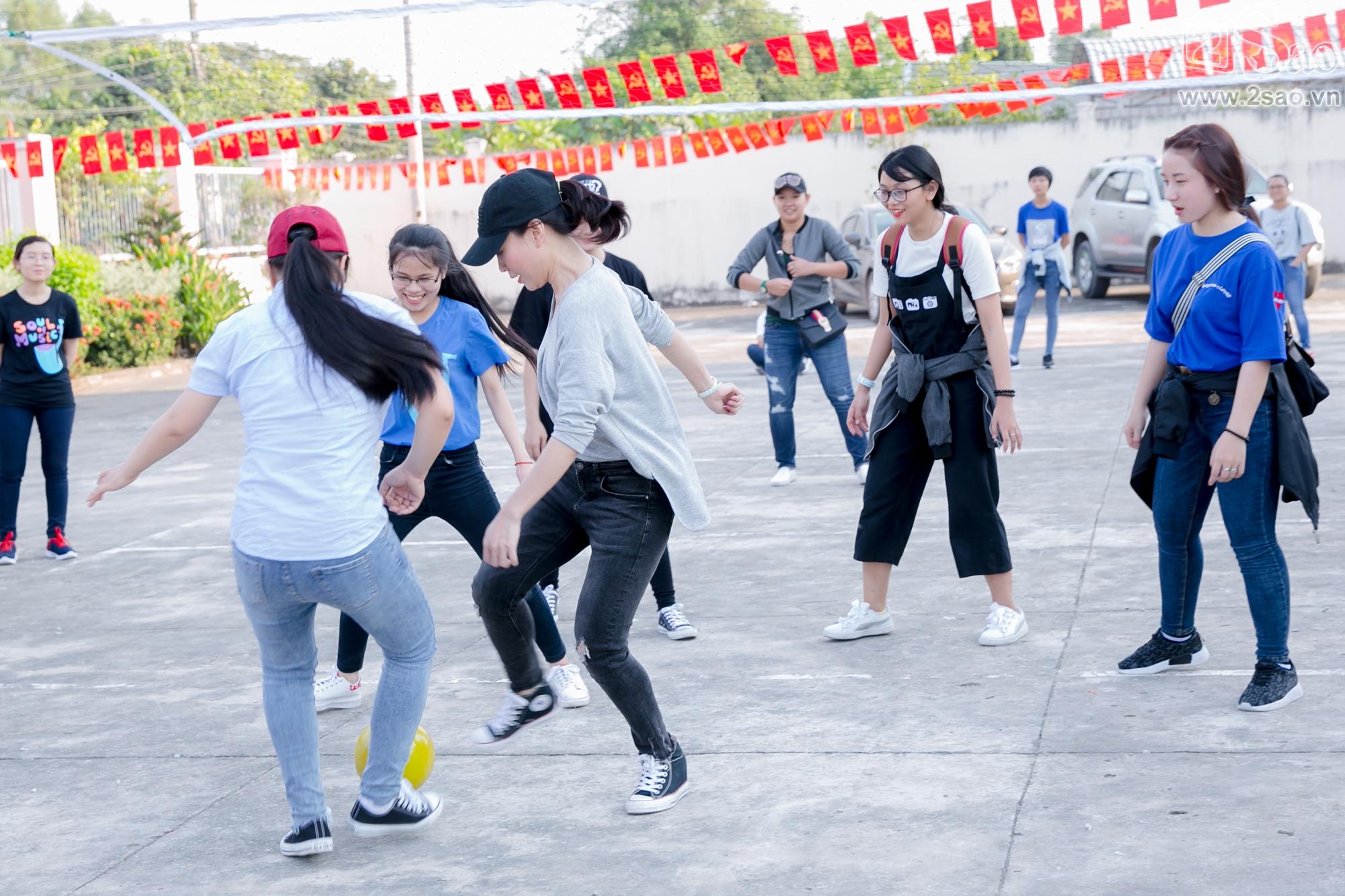 Mỹ Tâm trổ tài đá banh bất bại trước ngày gặp U23 Việt Nam-8