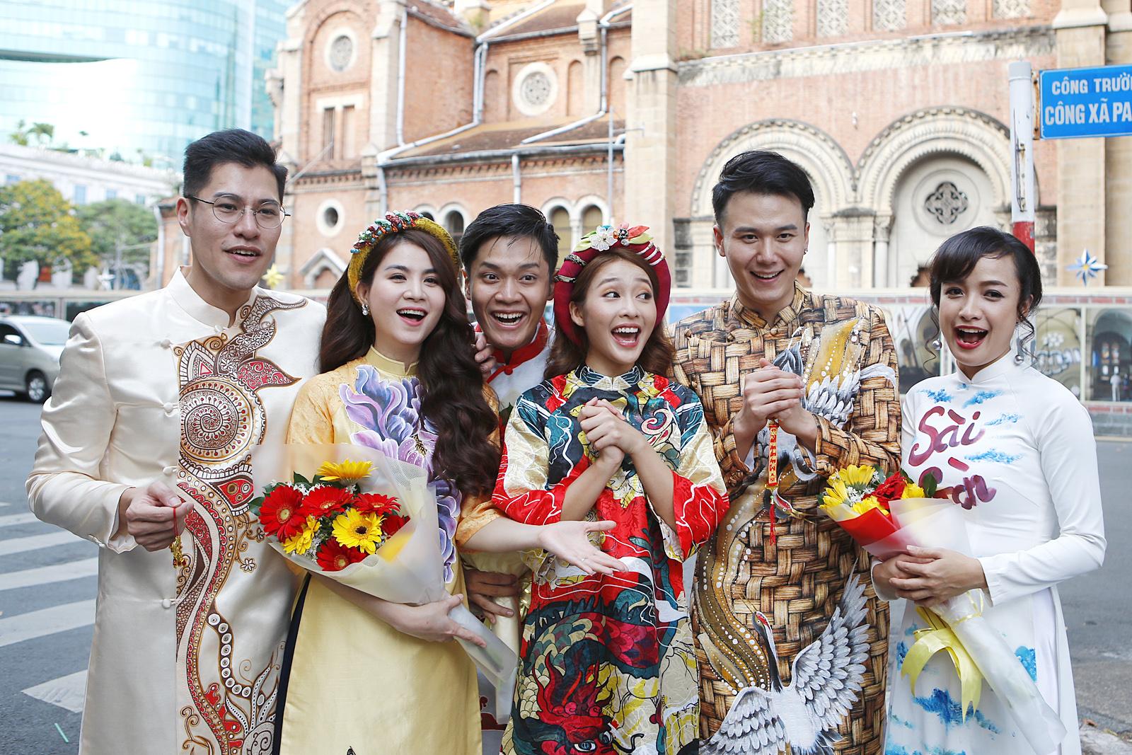 Mải mê cổ vũ tuyển thủ U23 Việt Nam, Khả Ngân kêu trời vì bị bong gân chân-1