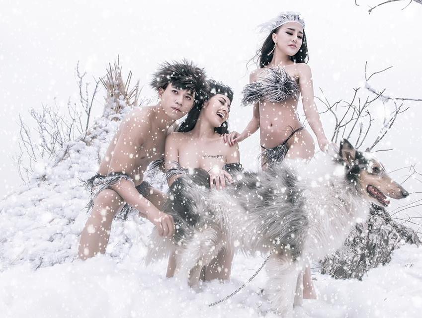 Mẫu nữ mặc bikini khoe da thịt dưới cái lạnh 9 độ C khẳng định: Bộ ảnh mang tính nghệ thuật cao-2