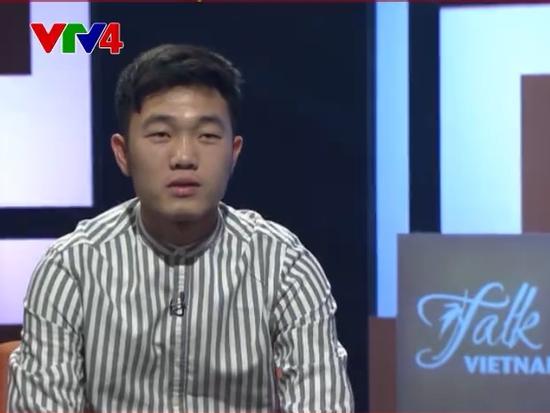 Đội trưởng mắt hí Xuân Trường nói tiếng Anh như gió 'đốn tim' người hâm mộ